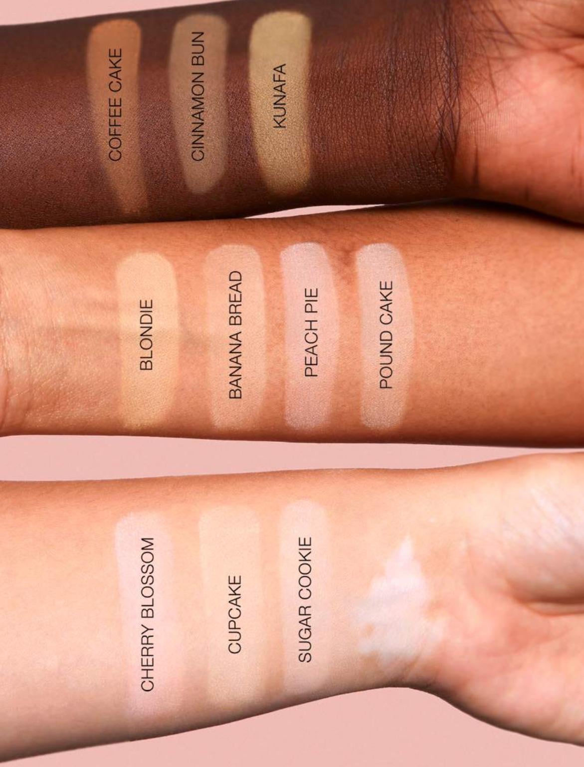 HUDA BEAUTY Easy Bake Loose Baking & Setting Powder