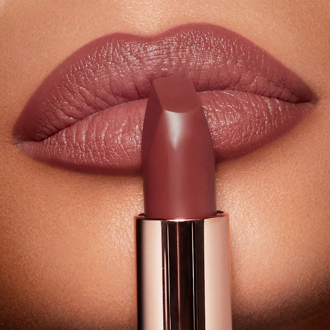 Charlotte Tilbury MATTE REVOLUTION Lipstick (Pillow Talk Medium)